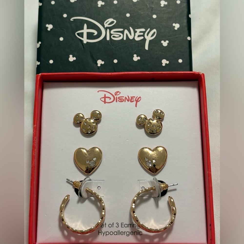 Disney set x 3 hypoallergenic earrings.